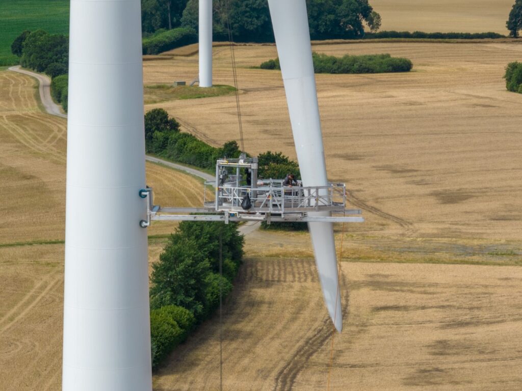 Manual Wind Turbine Inspection - safety risk 